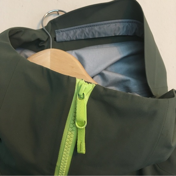 Arcteryx Sentinel AR Gor Tex Ski Shell Jacket - Picture 14 of 15